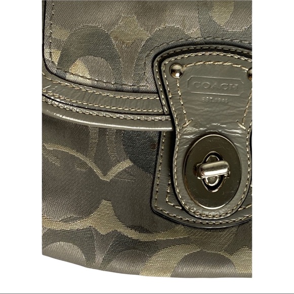 Coach wristlet - Picture 3 of 10